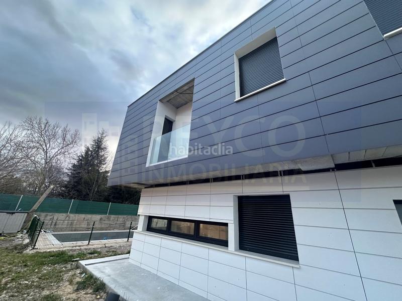 Foto 4573e74f-3811-4d4a-b3df-65b3672ad1b4. Casa chalet independiente con piscina en zona los manzanos en Lardero Foto 4573e74f-3811-4d4a-b3df-65b3672ad1b4. Casa chalet independiente con piscina en zona los manzanos en Lardero