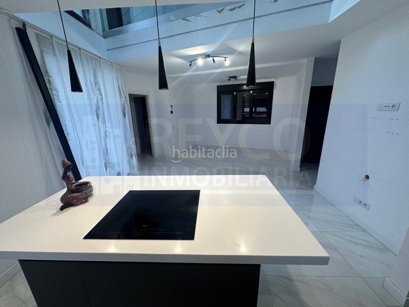 Foto 9fe19a0a-a703-44ba-8815-7da7ad8e0220. Casa chalet independiente con piscina en zona los manzanos en Lardero Foto 9fe19a0a-a703-44ba-8815-7da7ad8e0220. Casa chalet independiente con piscina en zona los manzanos en Lardero