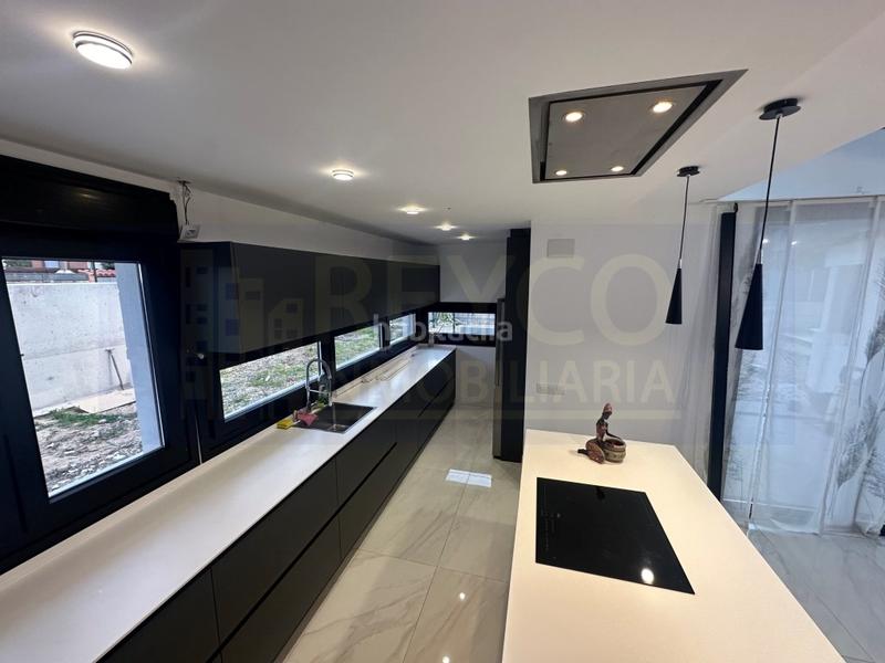 Foto a8222e5d-b972-4108-be91-011a7c17e4c4. Casa chalet independiente con piscina en zona los manzanos en Lardero Foto a8222e5d-b972-4108-be91-011a7c17e4c4. Casa chalet independiente con piscina en zona los manzanos en Lardero