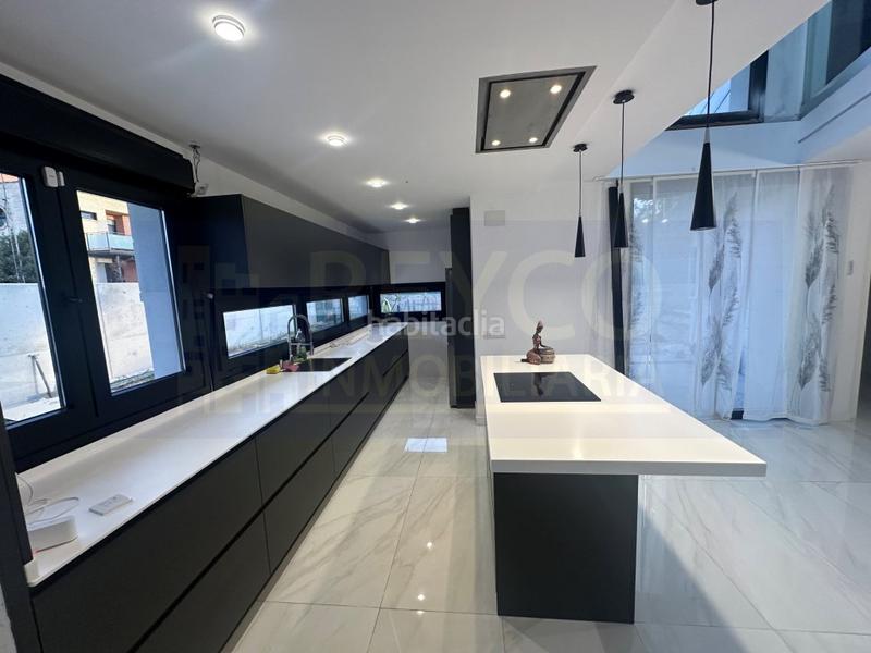 Foto b039b35f-c342-404f-a49e-3412ade178ec. Casa chalet independiente con piscina en zona los manzanos en Lardero Foto b039b35f-c342-404f-a49e-3412ade178ec. Casa chalet independiente con piscina en zona los manzanos en Lardero