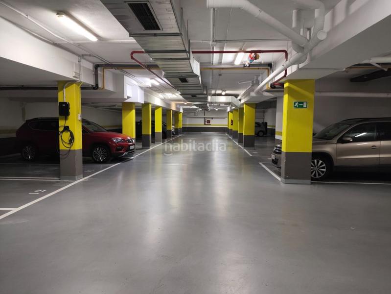 Foto ab733b53-021e-4fff-b162-d98c4f4a7c45. Autoparkplatz in Urduliz Foto ab733b53-021e-4fff-b162-d98c4f4a7c45. Autoparkplatz in Urduliz