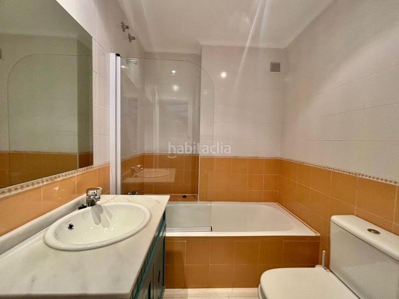 Foto 6efce183-7672-4ea3-bd6e-1c08c6bfc2c8. Maison jumelée avec chauffage parking dans Urduliz Foto 6efce183-7672-4ea3-bd6e-1c08c6bfc2c8. Maison jumelée avec chauffage parking dans Urduliz