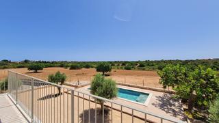 Lloguer Masia a Sant Llorenç des Cardassar. Exclusiva casa de campo reformada con piscina y tecnología soste Lloguer Masia a Sant Llorenç des Cardassar. Exclusiva casa de campo reformada con piscina y tecnología soste