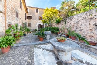 Casa aparellada a Fornalutx. Propiedad histórica en el corazón del hermoso pueblo de fornalut Casa aparellada a Fornalutx. Propiedad histórica en el corazón del hermoso pueblo de fornalut