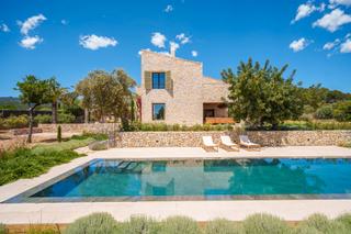 Mas à Selva. Casa unifamiliar de lujo de nueva construcción con piscina y jar Mas à Selva. Casa unifamiliar de lujo de nueva construcción con piscina y jar
