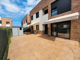 Location Rez-de-chaussée à Mogro. Ialquiler para fijo bajo con terraza de dos habitaciones , garaj Location Rez-de-chaussée à Mogro. Ialquiler para fijo bajo con terraza de dos habitaciones , garaj