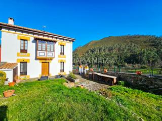 Casa a Plaza de pumarín 29. Casona de 207m2 con jardín de 460m2 en el pueblo de caravia alta Casa a Plaza de pumarín 29. Casona de 207m2 con jardín de 460m2 en el pueblo de caravia alta