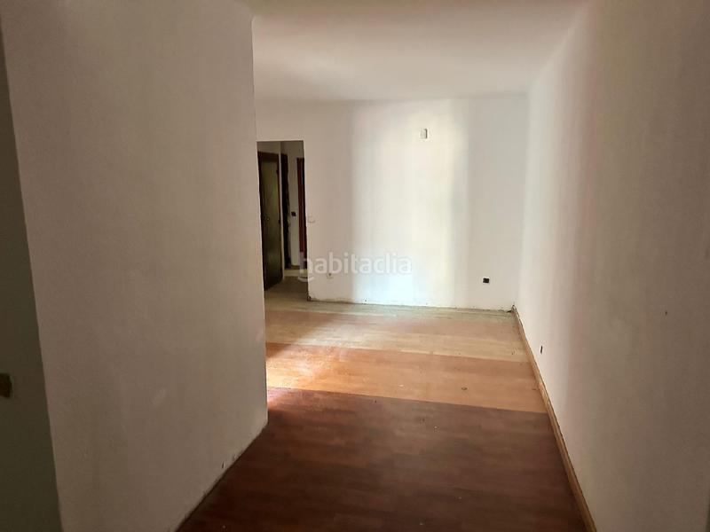 Foto a89c6ffd-f73e-46f3-ba82-6f30cf45cb0a. Pis a Llefià Badalona Foto a89c6ffd-f73e-46f3-ba82-6f30cf45cb0a. Pis a Llefià Badalona