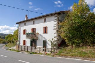 Casa De francia. Casa reformada en mezkiritz Casa De francia. Casa reformada en mezkiritz