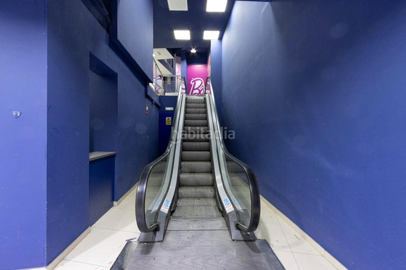 Foto e67dacd1-2a75-4f22-8a1f-5468bd845836. Lloguer local comercial a Sants Barcelona Foto e67dacd1-2a75-4f22-8a1f-5468bd845836. Lloguer local comercial a Sants Barcelona