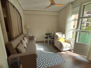 Estudi  Mercado. Estudio en plaza del mercado Estudi  Mercado. Estudio en plaza del mercado