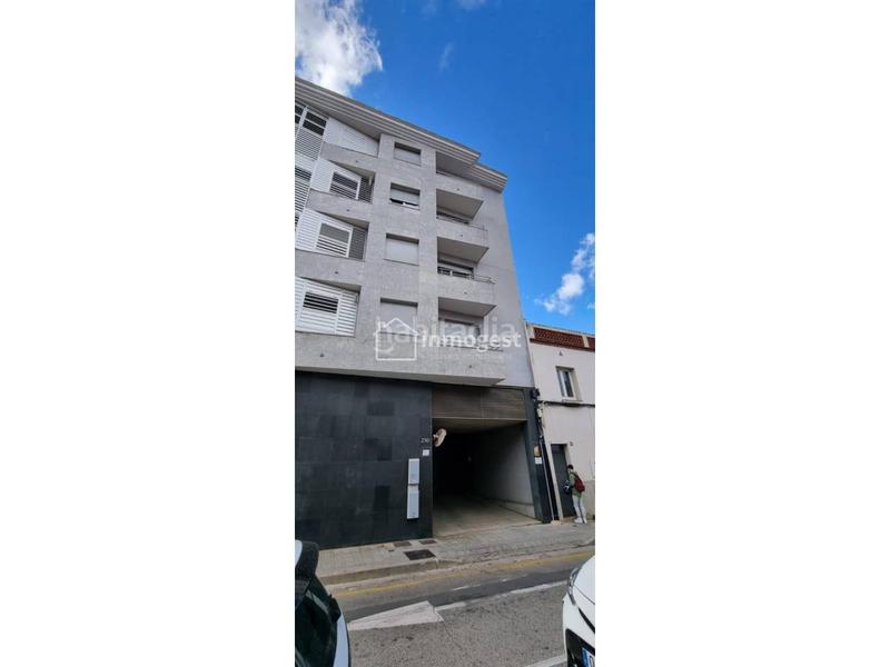 Foto eb5a6865-6b78-4853-9d0d-a262b7287f33. Aparcament cotxe a Eixample Sud-Migdia Girona Foto eb5a6865-6b78-4853-9d0d-a262b7287f33. Aparcament cotxe a Eixample Sud-Migdia Girona