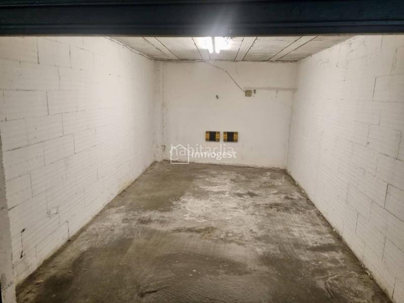 Foto 51e61735-8bb2-4f99-8ee1-325e4929179c. Autoparkplatz in Veïnat Salt Foto 51e61735-8bb2-4f99-8ee1-325e4929179c. Autoparkplatz in Veïnat Salt