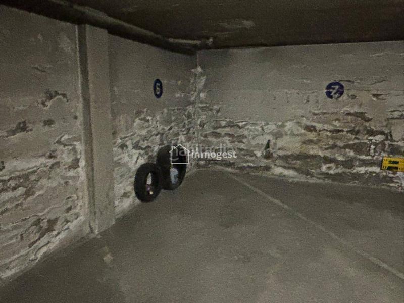 Foto ab1ad54a-dd3d-4076-9f27-268f50f59c54. Parking coche plaza de parking a la venta veinat en Salt Foto ab1ad54a-dd3d-4076-9f27-268f50f59c54. Parking coche plaza de parking a la venta veinat en Salt