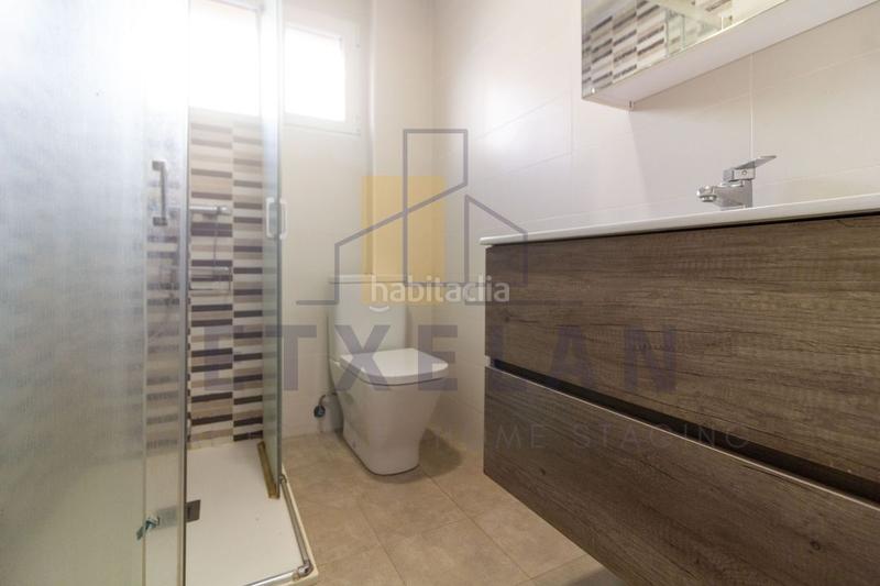 Foto 1caafebe-eeea-4a0c-ae2c-6df2e7fd7c04. Piso luminoso piso con armarios empotrados y salón con cocina abierta en Berriz Foto 1caafebe-eeea-4a0c-ae2c-6df2e7fd7c04. Piso luminoso piso con armarios empotrados y salón con cocina abierta en Berriz