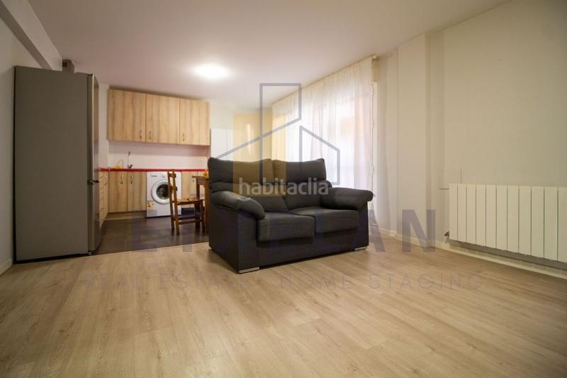 Foto 49a5b663-349f-4650-8cc6-624d005aab3d. Piso luminoso piso con armarios empotrados y salón con cocina abierta en Berriz Foto 49a5b663-349f-4650-8cc6-624d005aab3d. Piso luminoso piso con armarios empotrados y salón con cocina abierta en Berriz