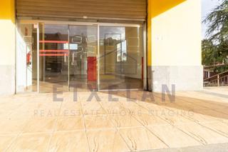 Lloguer Local Comercial a Berriz. Luminoso local comercial en excelente ubicación junto a las escu Lloguer Local Comercial a Berriz. Luminoso local comercial en excelente ubicación junto a las escu