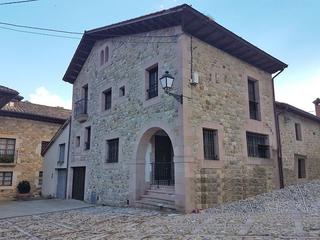Maison Cosío. Casona cántabra de piedra en cosío. Maison Cosío. Casona cántabra de piedra en cosío.