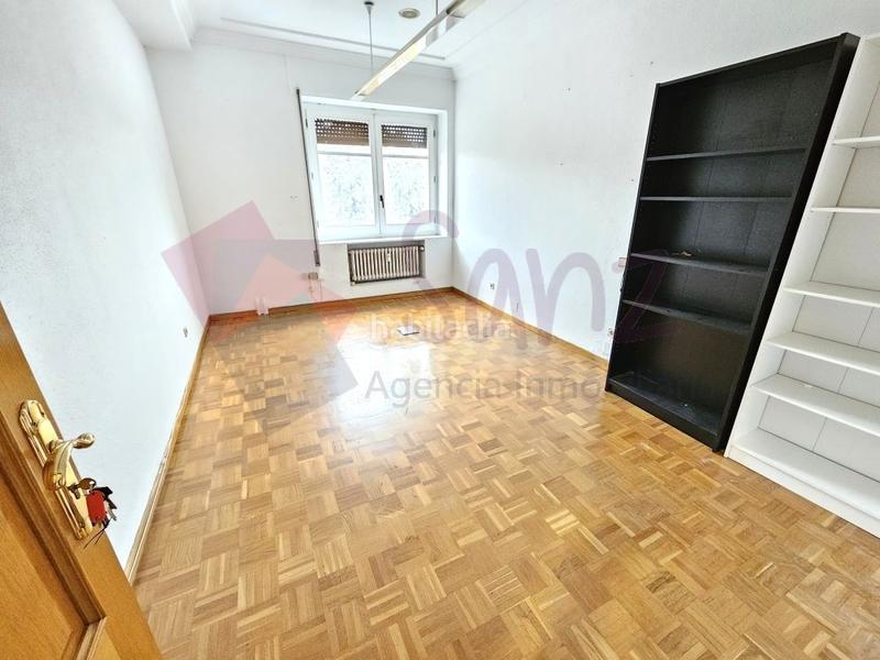 Foto bad121e3-18a7-43ca-aa6c-ec18ab284725. Etagenwohnung mit heizung parking in Gran Via Logroño Foto bad121e3-18a7-43ca-aa6c-ec18ab284725. Etagenwohnung mit heizung parking in Gran Via Logroño