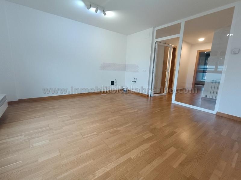 Foto 0be3a4d0-017f-4a6e-96ab-6d840b7fe9f6. Bureau avec chauffage dans Universidad Logroño Foto 0be3a4d0-017f-4a6e-96ab-6d840b7fe9f6. Bureau avec chauffage dans Universidad Logroño