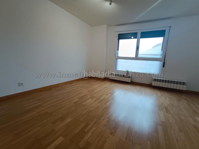 Foto 2e6c63e2-f9dc-4c82-b3b0-bb640e5fdd2d. Bureau avec chauffage dans Universidad Logroño Foto 2e6c63e2-f9dc-4c82-b3b0-bb640e5fdd2d. Bureau avec chauffage dans Universidad Logroño