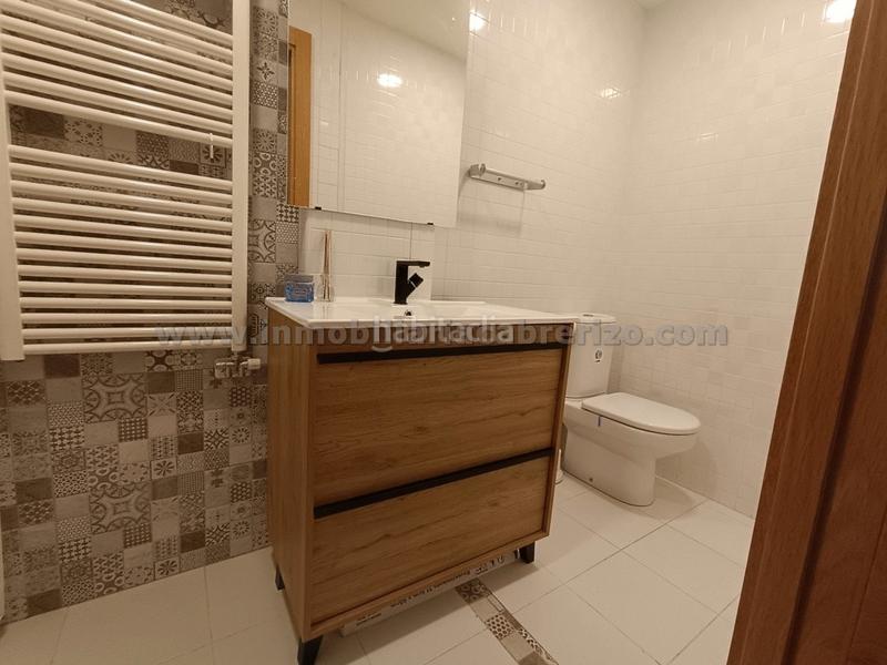 Foto 3796cbd0-d734-41bb-a4e2-9d05c41a8755. Bureau avec chauffage dans Universidad Logroño Foto 3796cbd0-d734-41bb-a4e2-9d05c41a8755. Bureau avec chauffage dans Universidad Logroño