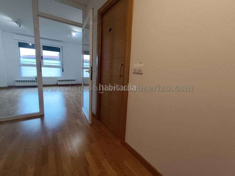 Foto 5f226049-5fb9-4d66-ae8d-a55d90973f99. Bureau avec chauffage dans Universidad Logroño Foto 5f226049-5fb9-4d66-ae8d-a55d90973f99. Bureau avec chauffage dans Universidad Logroño