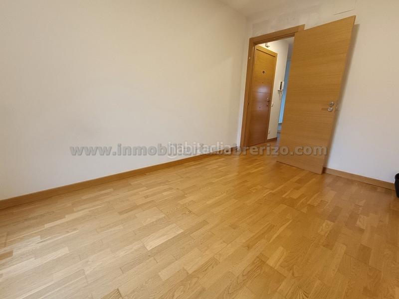 Foto 0ddc490c-cdc4-4803-917d-4fd4a890d216. Ufficio con riscaldamento in Universidad Logroño Foto 0ddc490c-cdc4-4803-917d-4fd4a890d216. Ufficio con riscaldamento in Universidad Logroño