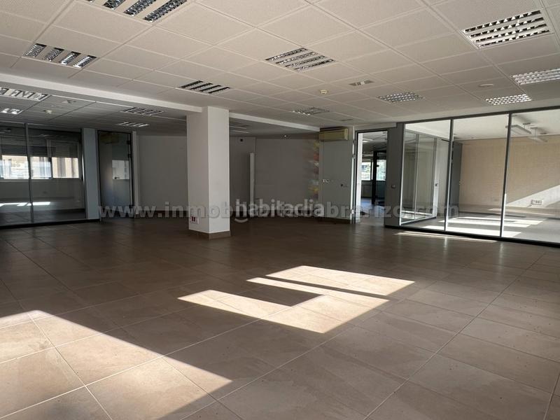 Foto 4e70e58c-35f5-4e86-9241-d7180de6eb89. Office space in calle río lomo 2 in Los Lirios Logroño Foto 4e70e58c-35f5-4e86-9241-d7180de6eb89. Office space in calle río lomo 2 in Los Lirios Logroño