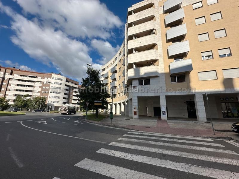 Foto 6eb91fca-dd8a-4ea4-8074-ecb72e6714d2. Office space in calle río lomo 2 in Los Lirios Logroño Foto 6eb91fca-dd8a-4ea4-8074-ecb72e6714d2. Office space in calle río lomo 2 in Los Lirios Logroño