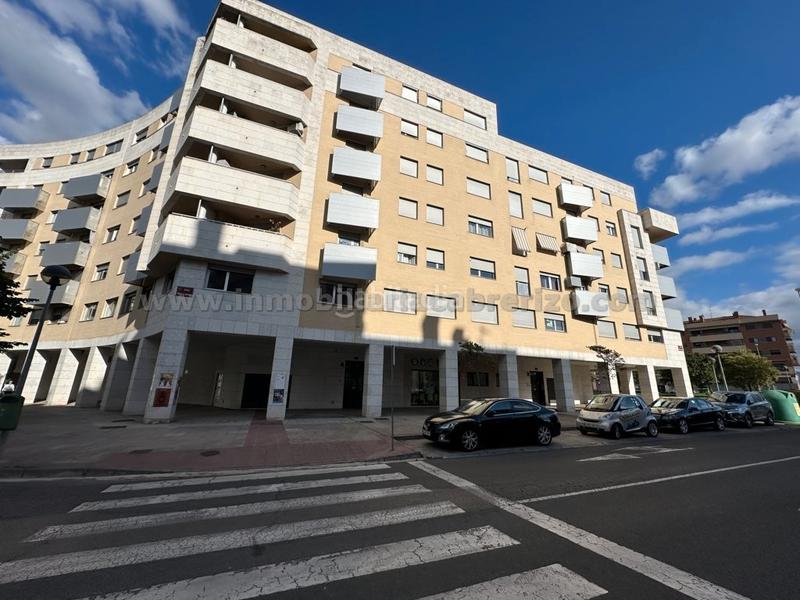 Foto bdfcaf98-02d4-414a-b7cd-19130e9905e2. Office space in calle río lomo 2 in Los Lirios Logroño Foto bdfcaf98-02d4-414a-b7cd-19130e9905e2. Office space in calle río lomo 2 in Los Lirios Logroño