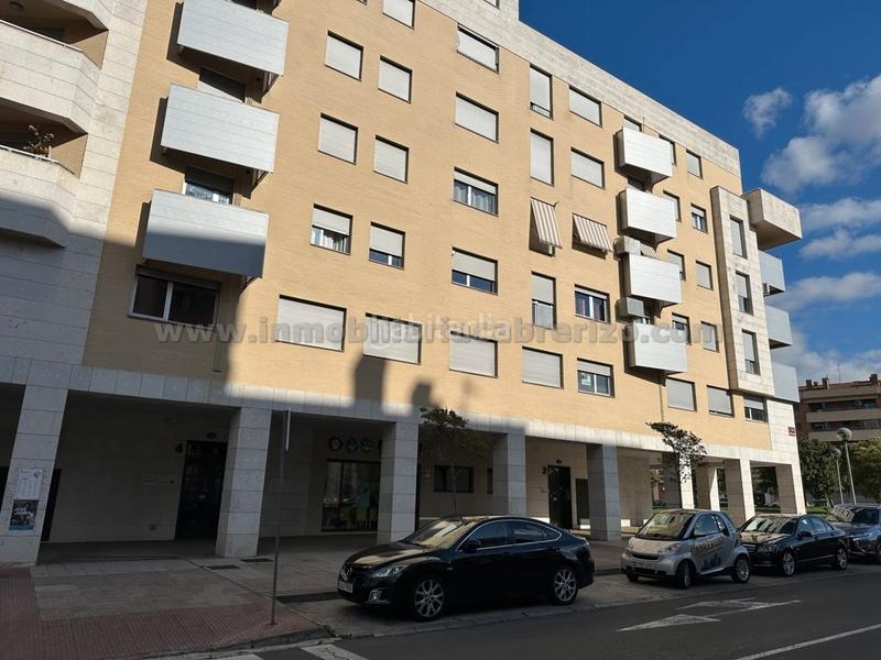 Foto d091bd30-2347-4a65-b761-adb286d1864d. Office space in calle río lomo 2 in Los Lirios Logroño Foto d091bd30-2347-4a65-b761-adb286d1864d. Office space in calle río lomo 2 in Los Lirios Logroño