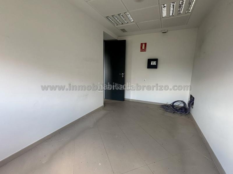 Foto d0ffc387-5fa1-4abd-b4d2-4040cb9f1103. Oficina en calle río lomo 2 en Los Lirios Logroño Foto d0ffc387-5fa1-4abd-b4d2-4040cb9f1103. Oficina en calle río lomo 2 en Los Lirios Logroño