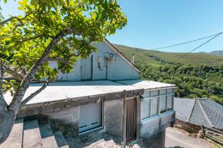 Maison à Polígono 43 paraje 3259 ibias 510. Casa con cuadra, quesería y terrenos agrarios en tormaleo ibias. Maison à Polígono 43 paraje 3259 ibias 510. Casa con cuadra, quesería y terrenos agrarios en tormaleo ibias.