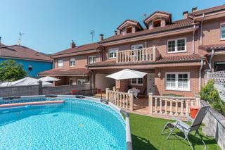 Xalet a Calle san bedabo 2. Oportunidad única en el entrego! chalet adosado con 310 m útiles Xalet a Calle san bedabo 2. Oportunidad única en el entrego! chalet adosado con 310 m útiles
