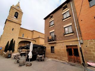 Mas Calle marqués de terán. Oportunidad. ollauri (la rioja). casa con pequeño patio situada Mas Calle marqués de terán. Oportunidad. ollauri (la rioja). casa con pequeño patio situada