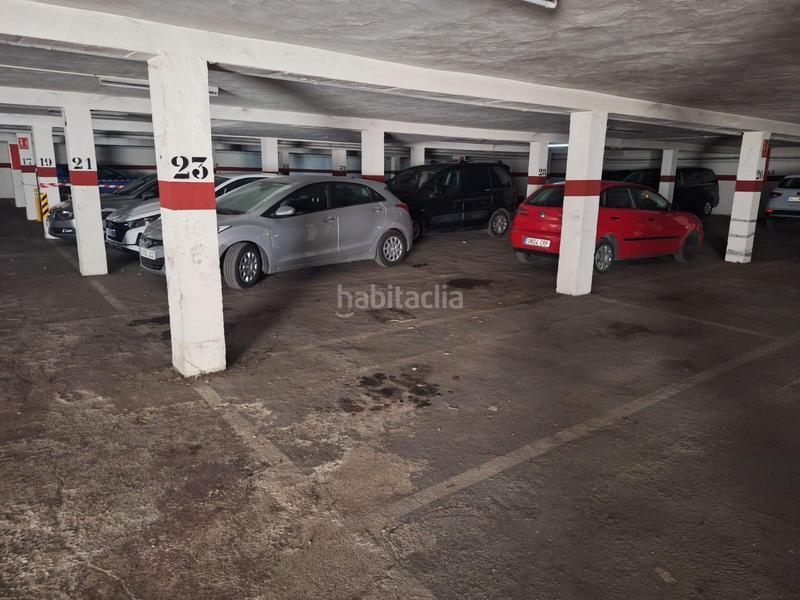Foto b37f89b4-6c62-4e59-8a8e-13688a0fb62d. Aparcament cotxe a Centre Salt Foto b37f89b4-6c62-4e59-8a8e-13688a0fb62d. Aparcament cotxe a Centre Salt