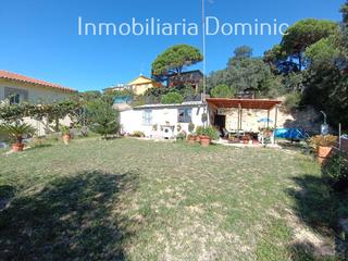 Terreny residencial a Pedra picada. Terreno de superficie 600 m2 con una
construcción existente de Terreny residencial a Pedra picada. Terreno de superficie 600 m2 con una
construcción existente de