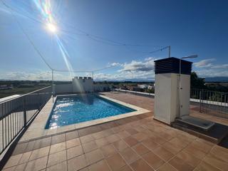 Piso Carrer puigmal 40. Piso con piscina, terraza y parking en empuriabrava Piso Carrer puigmal 40. Piso con piscina, terraza y parking en empuriabrava