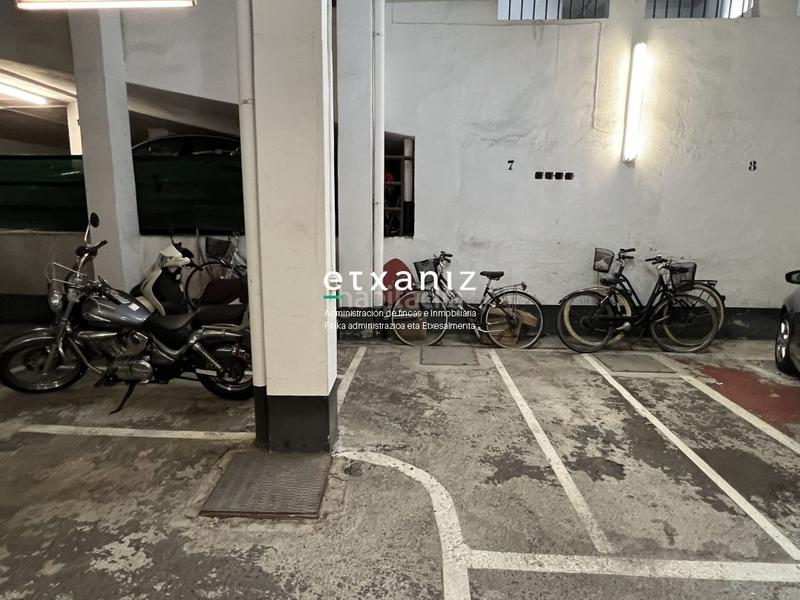 Foto b68fc4d3-a4a7-44de-aebe-89cb41a0fd85. Parking voiture dans Amara Zaharra-Arbaizenea Donostia - San Sebastián Foto b68fc4d3-a4a7-44de-aebe-89cb41a0fd85. Parking voiture dans Amara Zaharra-Arbaizenea Donostia - San Sebastián
