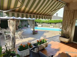 Xalet  Carrer rossinyol. Impresionante casa 5h, una suite, 3 baños, piscina, jacuzzi,  lu Xalet  Carrer rossinyol. Impresionante casa 5h, una suite, 3 baños, piscina, jacuzzi,  lu