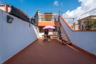 Casa adossada  Carrer de pau claris. Casa unifamiliar adosada de 4 habitaciones y 2 terrazas en el ce Casa adossada  Carrer de pau claris. Casa unifamiliar adosada de 4 habitaciones y 2 terrazas en el ce