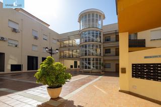 Rez-de-chaussée Calle de la isla madeira. Piso en planta baja con entrada independiente, garaje y trastero Rez-de-chaussée Calle de la isla madeira. Piso en planta baja con entrada independiente, garaje y trastero