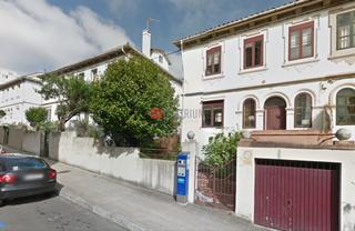 Casa aparellada a Ensanche - Sar. Casa para restaurar situada en una zona residencial en el centro Casa aparellada a Ensanche - Sar. Casa para restaurar situada en una zona residencial en el centro