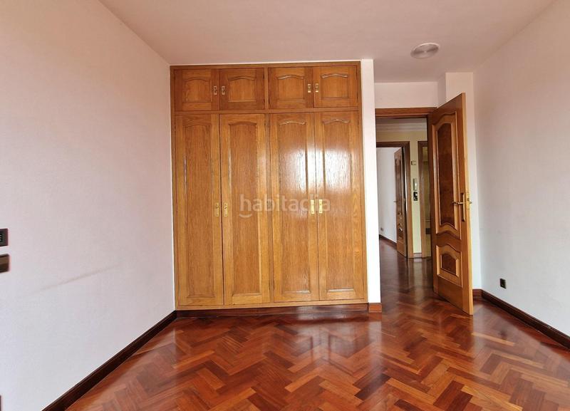 Foto 931c3fba-5377-4adc-8fb8-123c5967fd8d. Rent duplex with heating parking in Riazor - Visma Coruña (A) Foto 931c3fba-5377-4adc-8fb8-123c5967fd8d. Rent duplex with heating parking in Riazor - Visma Coruña (A)