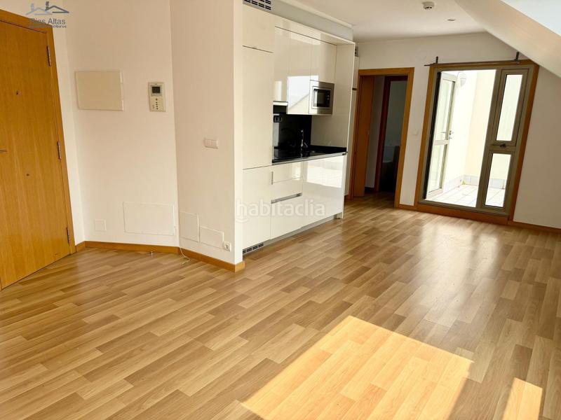 Foto c5946abd-9a5b-4ba0-bbb2-ce8c9fac3a2b. Rent penthouse with heating parking in Riazor - Visma Coruña (A) Foto c5946abd-9a5b-4ba0-bbb2-ce8c9fac3a2b. Rent penthouse with heating parking in Riazor - Visma Coruña (A)