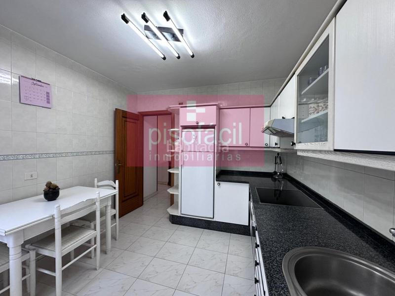 Foto a71885bc-5b4d-430a-8623-eb2714a73889. Pis amb aparcament a A Milagrosa Lugo Foto a71885bc-5b4d-430a-8623-eb2714a73889. Pis amb aparcament a A Milagrosa Lugo