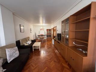 Miete Etagenwohnung Calle de irunlarrea. Piso para estudiantes en zona hospitales Miete Etagenwohnung Calle de irunlarrea. Piso para estudiantes en zona hospitales