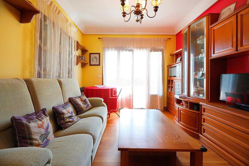 Foto 14fcb3d3-e2f3-4b20-9ca1-0c1d06dac722. Chalet con riscaldamento parcheggio in Centro - Mendibil - Santiago Irun Foto 14fcb3d3-e2f3-4b20-9ca1-0c1d06dac722. Chalet con riscaldamento parcheggio in Centro - Mendibil - Santiago Irun