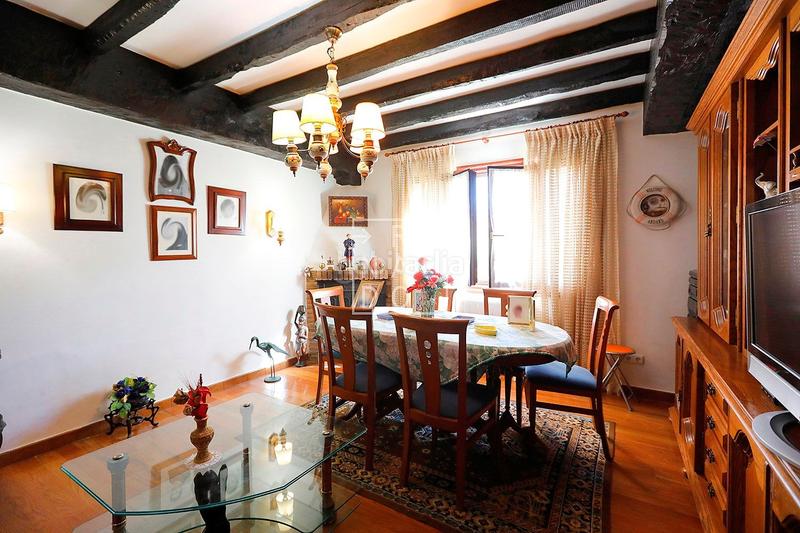 Foto 42c9cd7e-b008-4642-976e-93d3d73a72e3. Chalet con riscaldamento parcheggio in Centro - Mendibil - Santiago Irun Foto 42c9cd7e-b008-4642-976e-93d3d73a72e3. Chalet con riscaldamento parcheggio in Centro - Mendibil - Santiago Irun